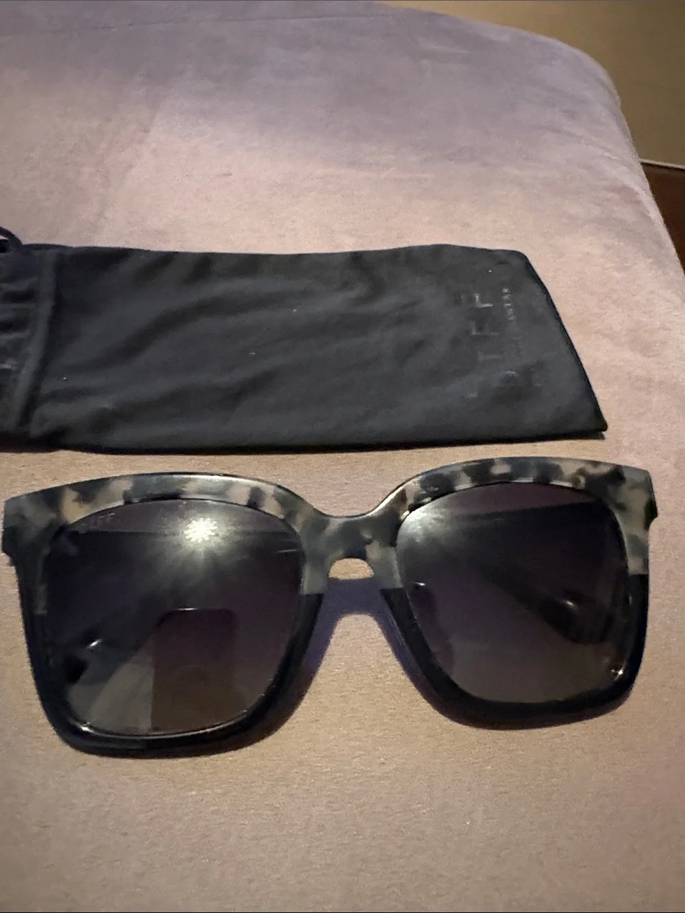 Diff Eyewear Women's Bella Tortoiseshell Gray & Black Square Sunglasses
